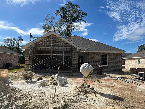 2nd image of 204 Jones Rd