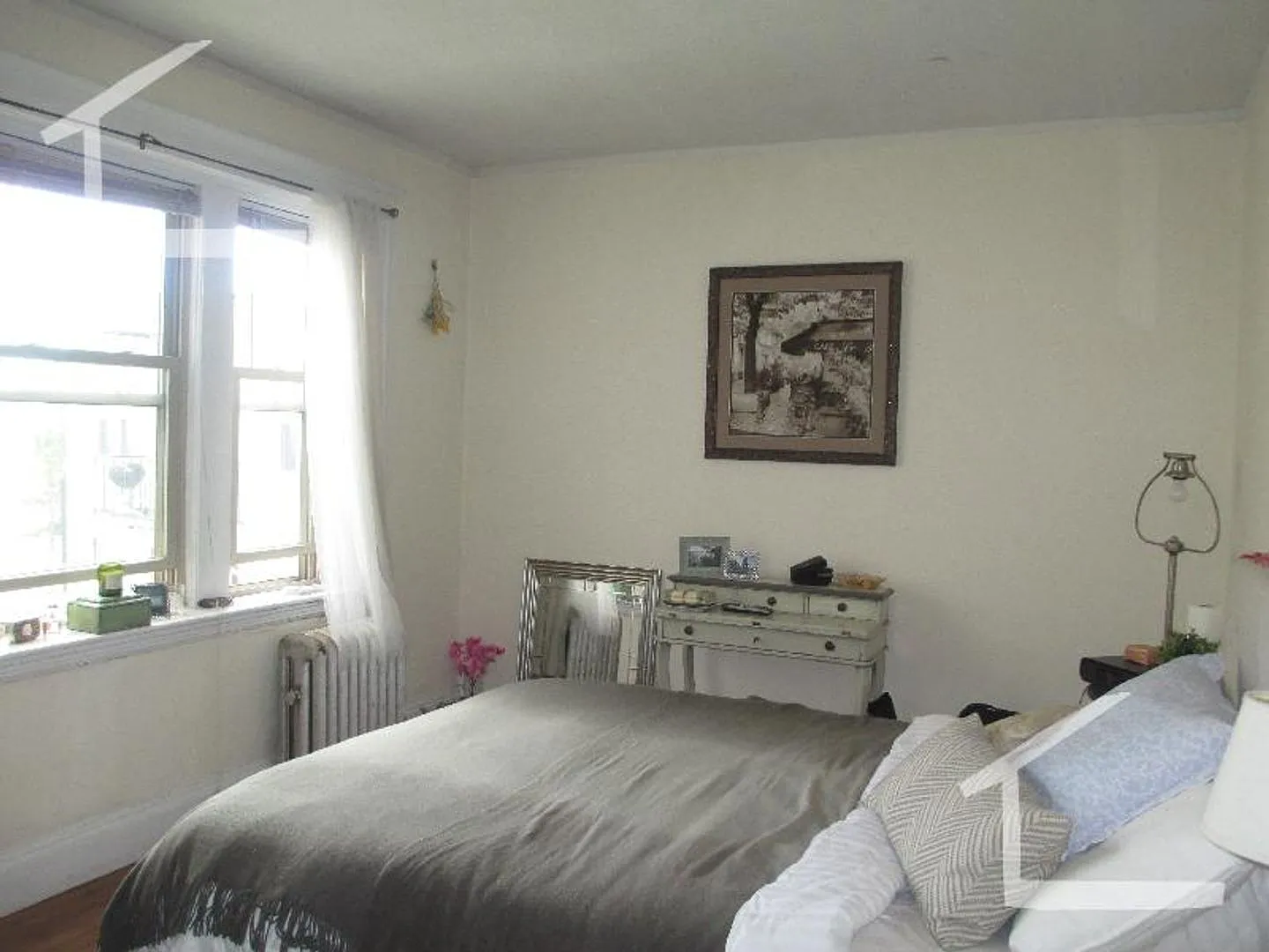 Amazing Allston two Bed Right on the Cusp of Brookline... — Photo 3