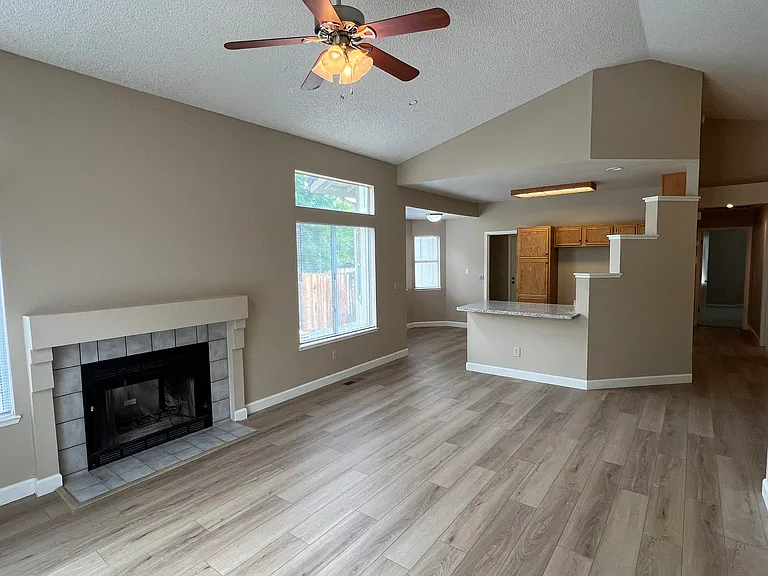 5536 Santa Rosa Ct — Photo 4
