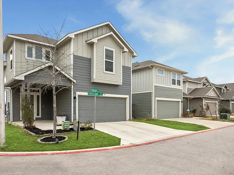 12000 Corsicana Trl — Photo 1
