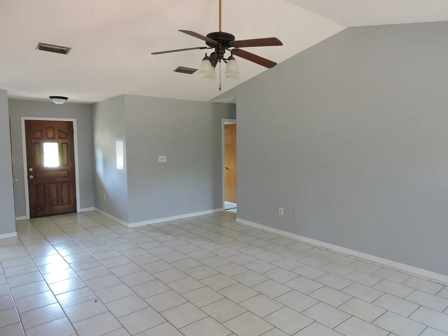 3 bed, 2.0 bath, $1,600 — Photo 4