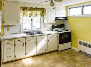 6 Court St, Cromwell, CT 06416