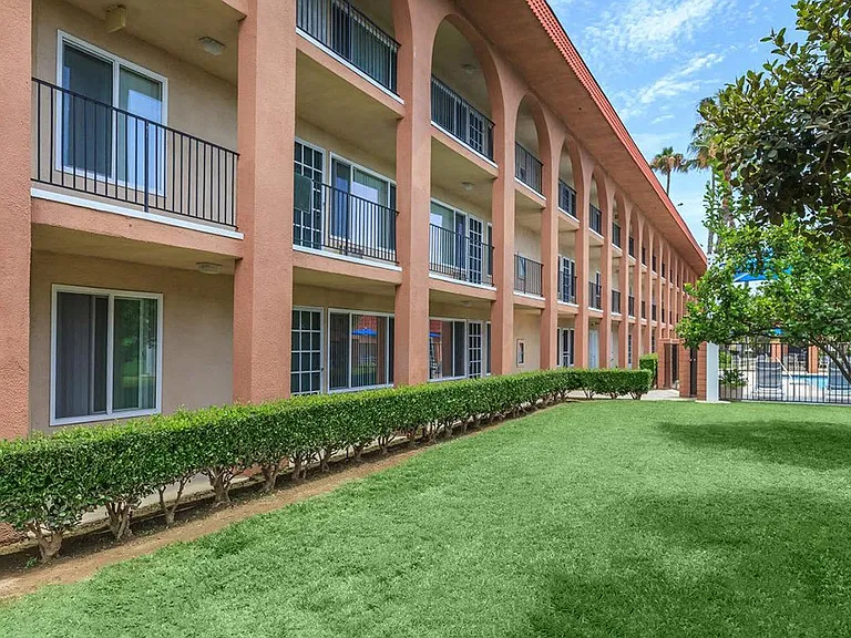 Villa Monair Apartments — Photo 9