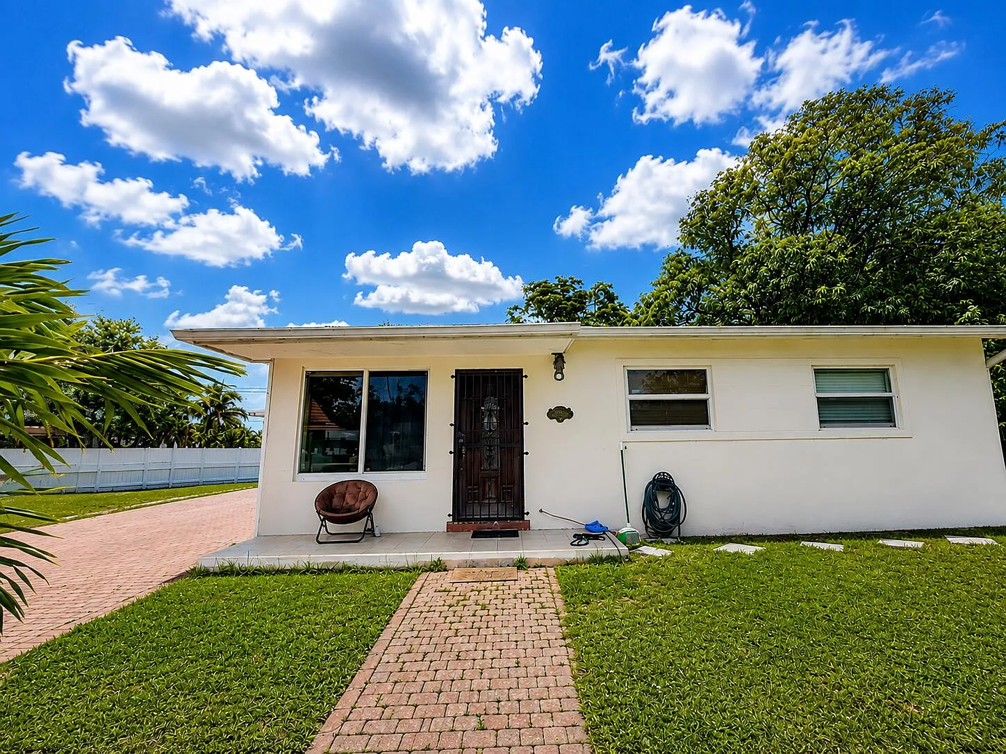 2 bed, 1.0 bath, 1000 sqft, $2,300 — Photo 2