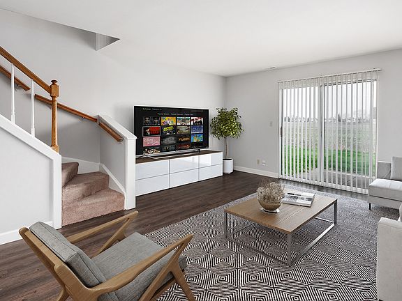 3rd image of 409 Carlyle E #201D
