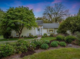 5 Sunset Ln, Bloomfield, CT 06002