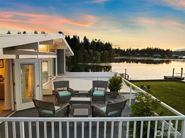 15665 Point Monroe Drive NE, Bainbridge Island, WA 98110