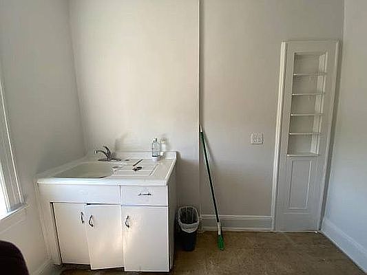 5th image of 24-32 21st St #D5
