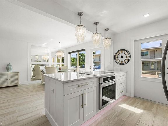 5th image of 1550 Gulf Shore BLVD N #W3