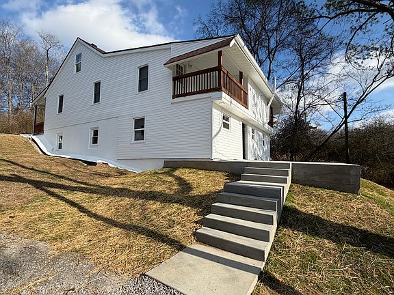 2nd image of 40 Barker St #D
