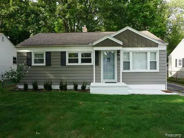 745 Robinwood Dr, Troy, MI 48083