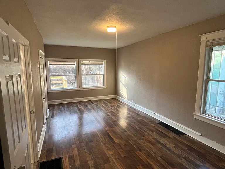 3718 Wayne Ave — Photo 16