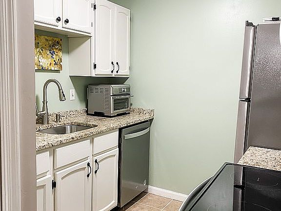 4th image of 99 Heritage Dr Unit 99