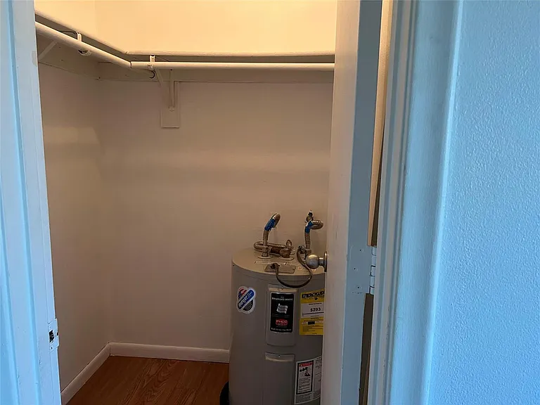 5168 NE 6th Ave #429 — Photo 15