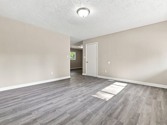 4th image of 3661 N Wittfield St