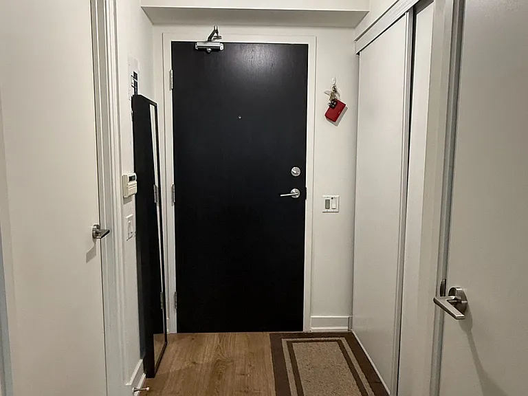 775 King St W #418 — Photo 12