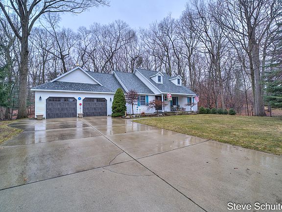 3rd image of 3465 Lake Dunes Dr