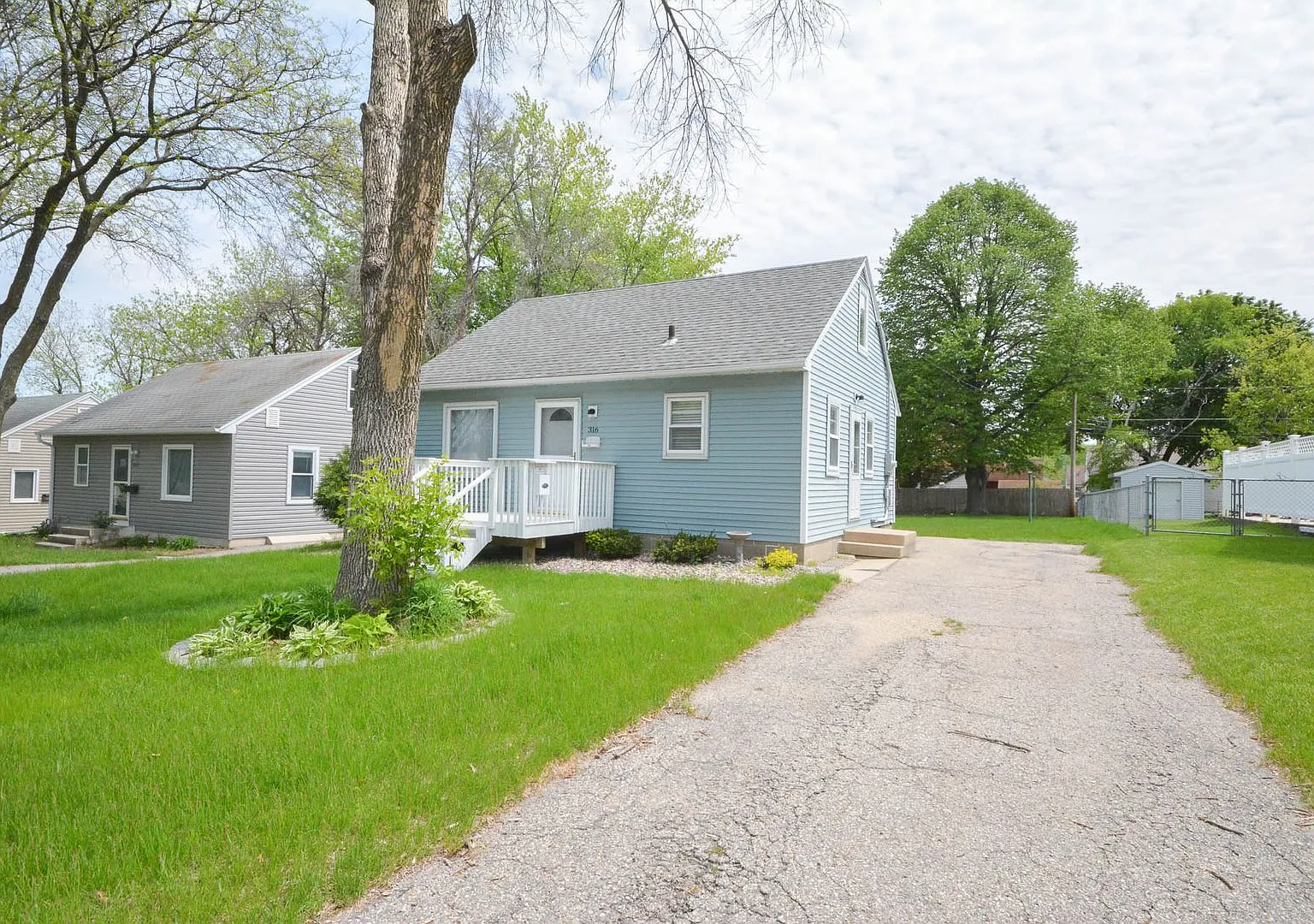 Impeccable updated home just blocks from downtown! — Photo 1