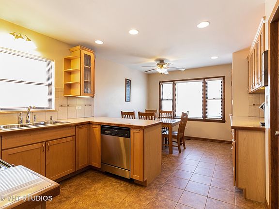 4th image of 8825 S 50th Ave