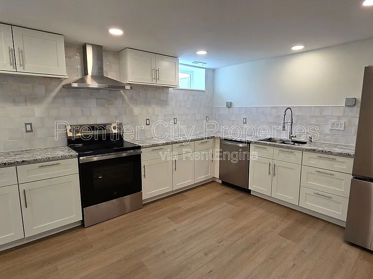 240 McGregor Ave #1 — Photo 7