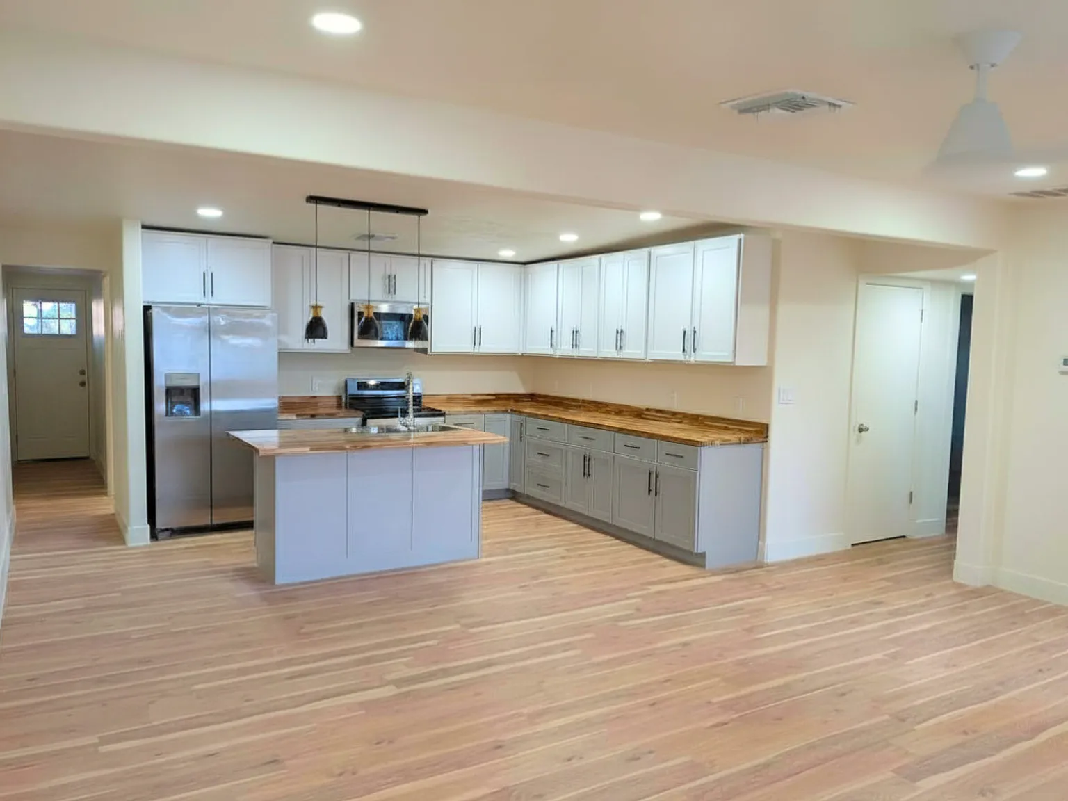 3 bed, 1245 sqft, $1,650 — Photo 2