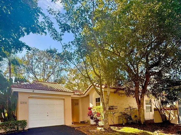 1321 Seagrape Cir, Weston, FL 33326