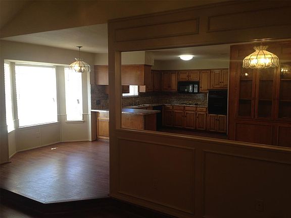 4th image of 5505 Meadow Oak St
