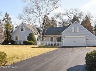 1660 Beaver Pond Rd, Inverness, IL 60067