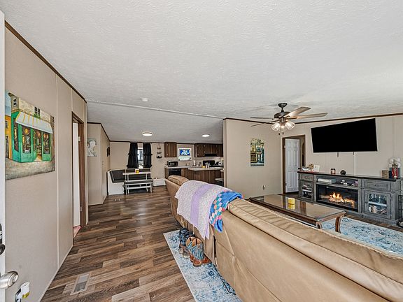 5th image of 125 Hailey Ave
