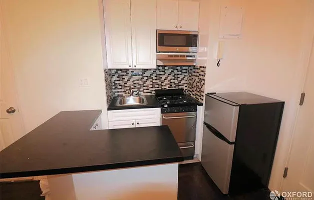 Rented by Oxford Property Group | media 13