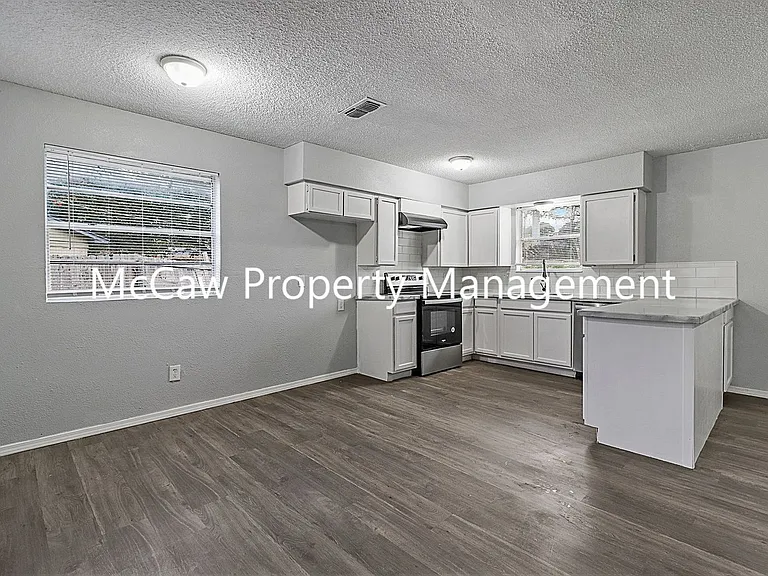 7012 Candlewick Ct — Photo 6