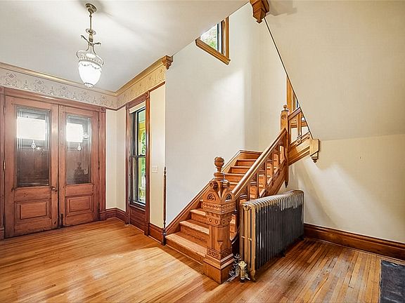 5th image of 1623 Center St