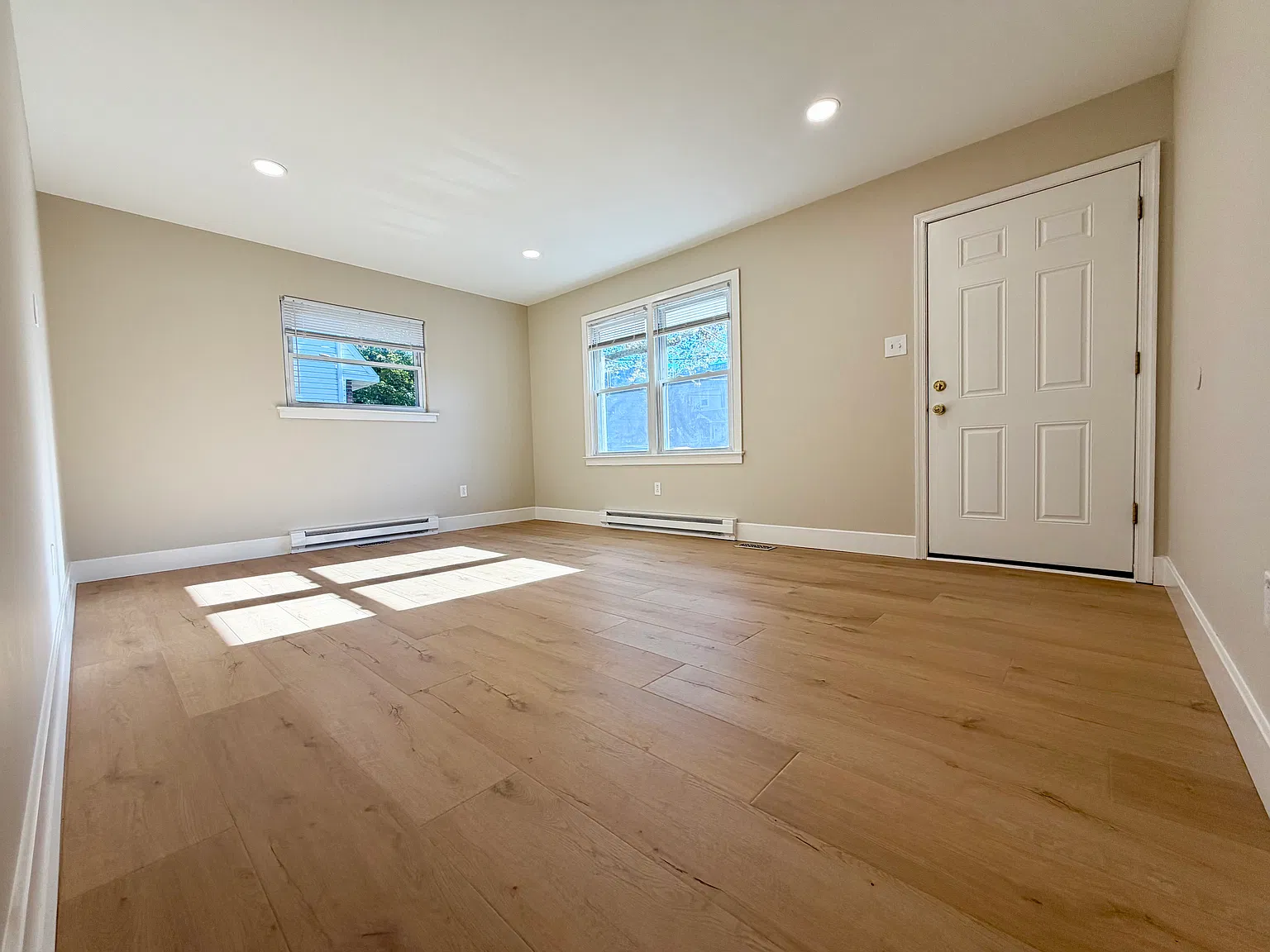 2 bed, 900 sqft, $2,475 — Photo 1