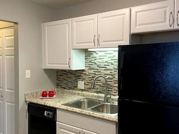 5th image of 990 Perrie Dr APT 103