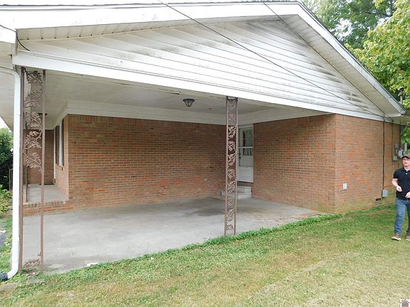 3rd image of 208 Donna Dr