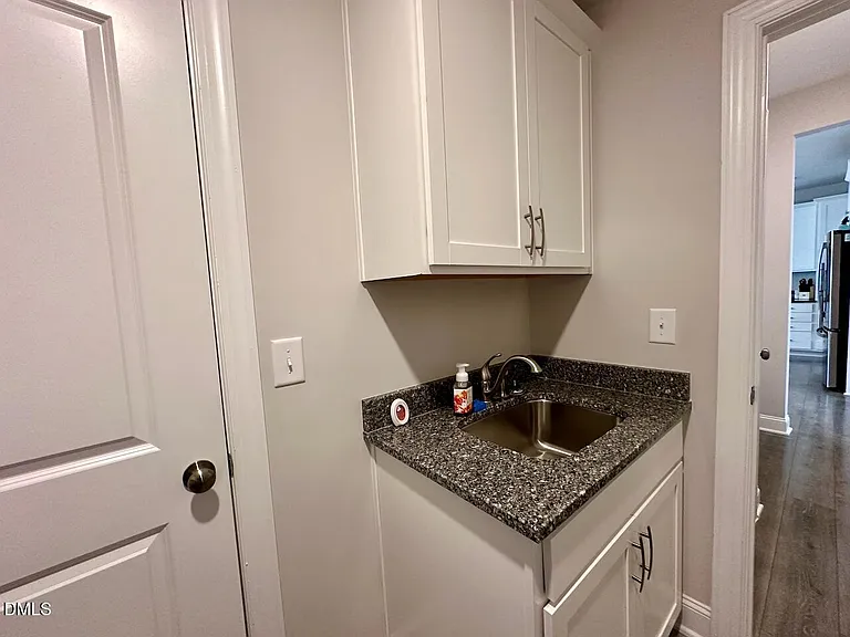 111 Cressida Woods Dr — Photo 23