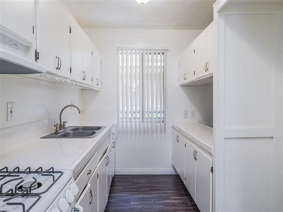 Long Beach kitchen