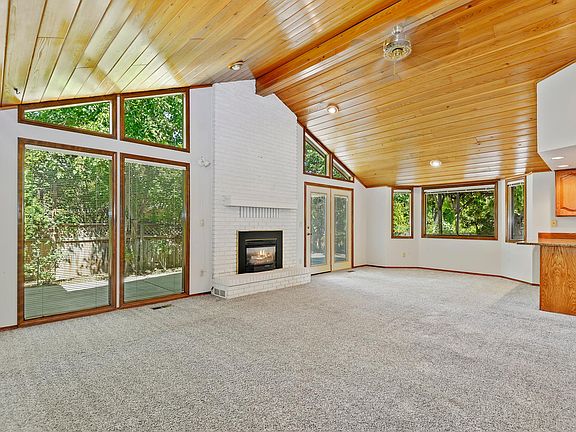 5th image of 4956 N Riverfront Pl