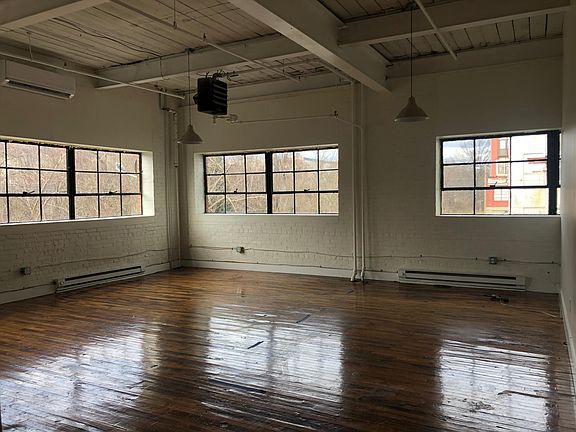 2nd image of 1417 Kemper St #231