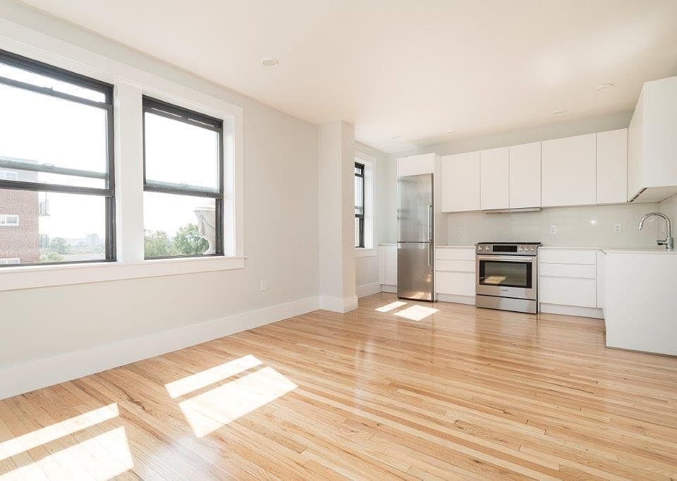 2nd image of 141 Highland Ave