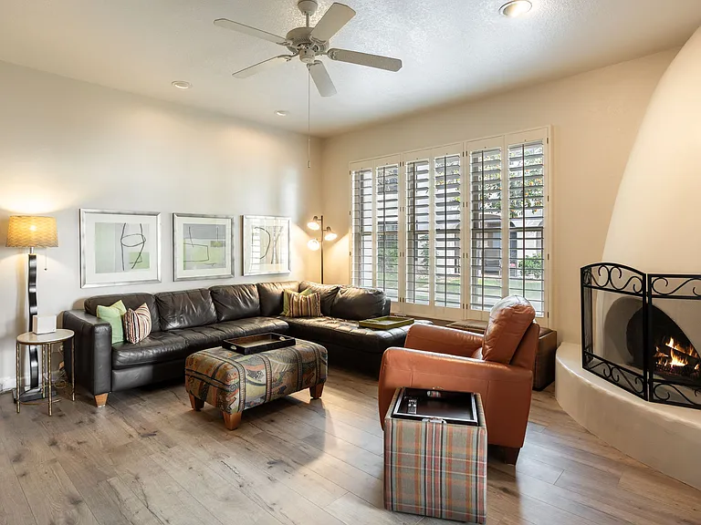 5200 S Lakeshore Dr #128 — Photo 2
