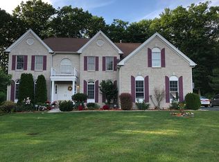 11 Jane St, Shrewsbury, MA 01545