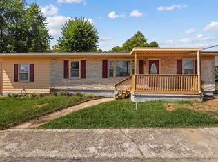 323 1/2 Lincoln St, Lawrenceburg, KY 40342
