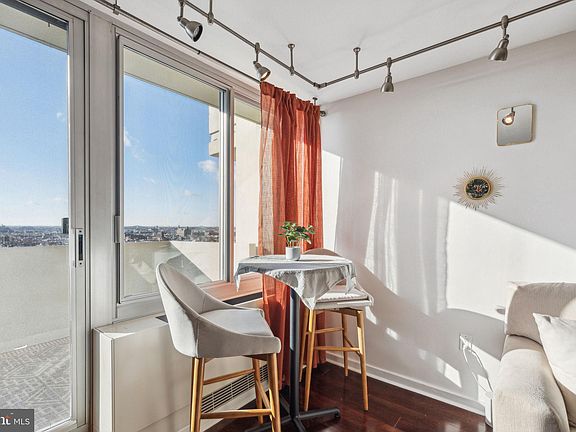 3rd image of 604 S Washington Sq APT 1715