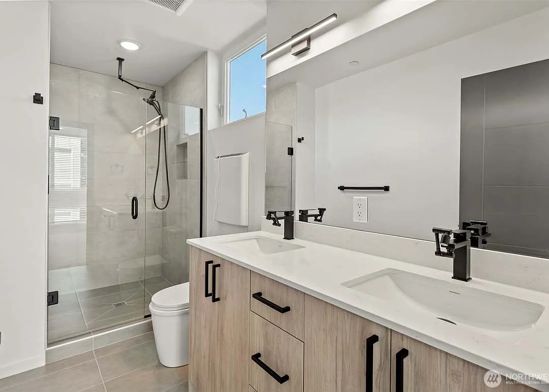 3 bed, 1230 sqft, $3,600 — Photo 4