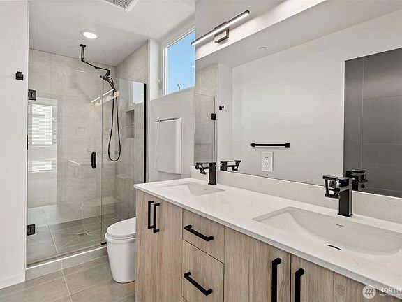 4th image of 826 NW 52nd St #C
