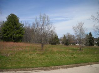 7411 Pine Ridge Dr, Burlington, WI 53105