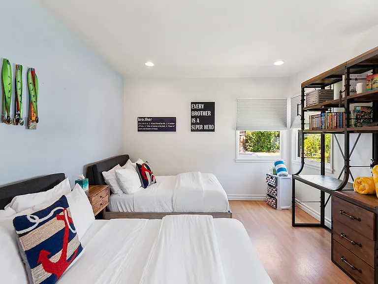 2363 Avenida De La Playa — Photo 36