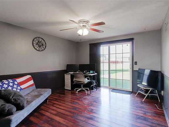 3rd image of 125 Farwood Dr