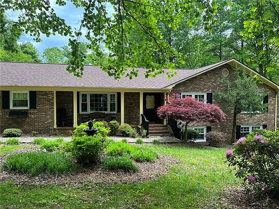 2nd image of 143 Ellis Acres Ln
